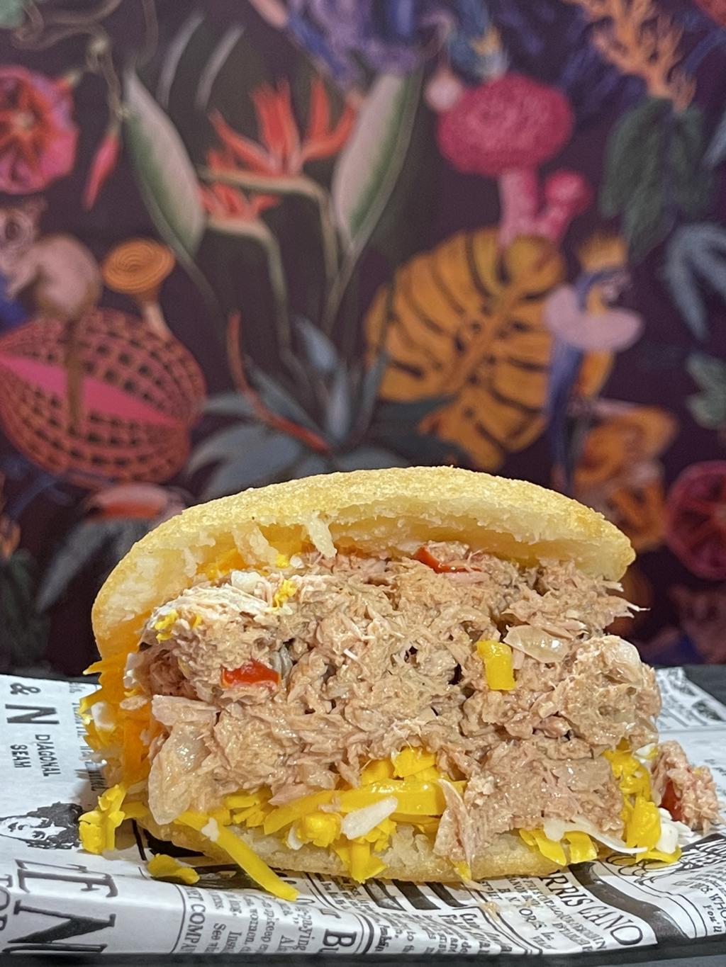 AREPA DE SALPICÓN DE ATÚN 